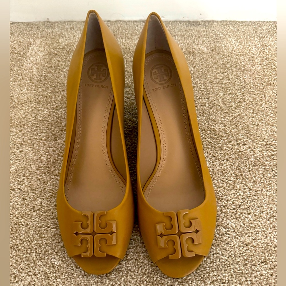 Tory Burch Brand New Never Worn Wedge Sandal Size 9